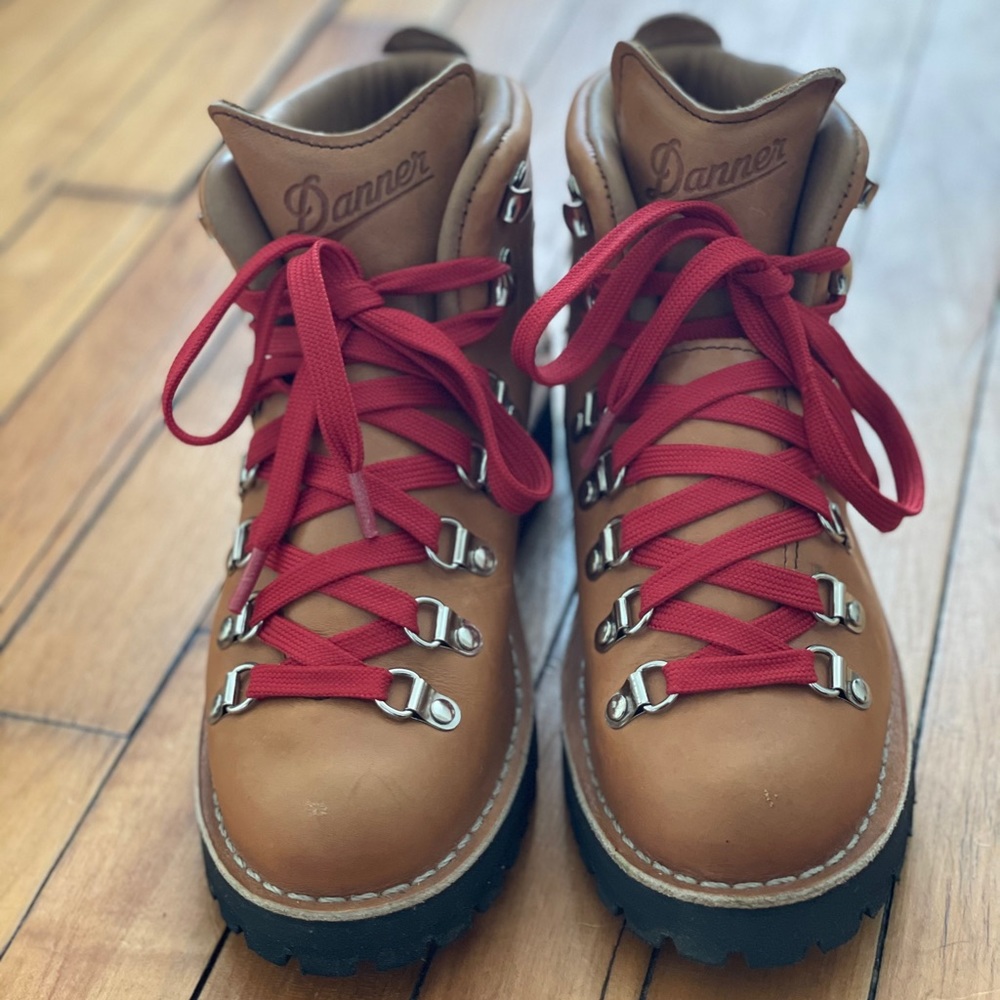 Danner Mountain Light Cascade Boots